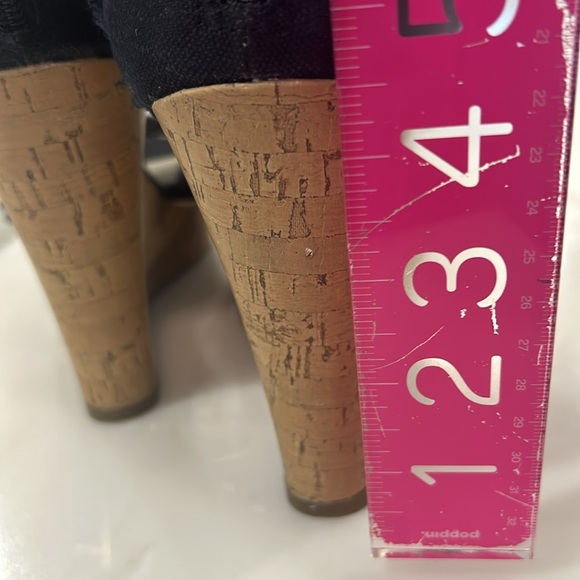 Cork Wedge Black Sandals with Cool Chains Ankle Straps-sz 8.5 - Picture 8 of 14